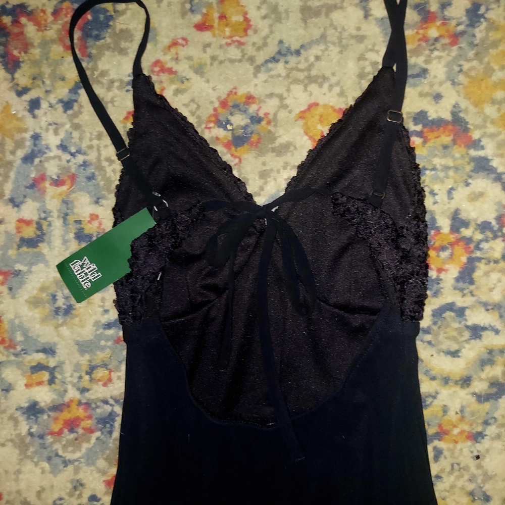 Elegant Black Lace Sleepwear